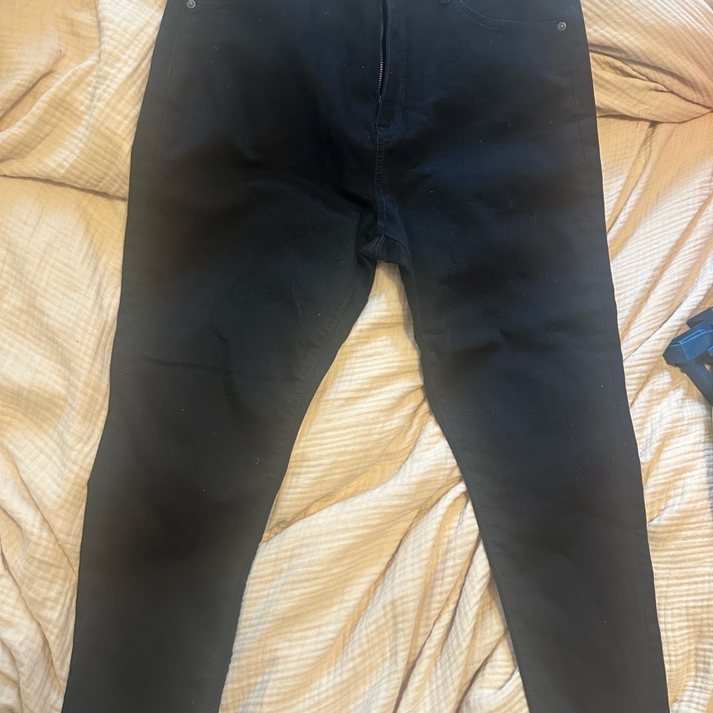 Black High-Rise Skinny Jeans - Picture 6 of 7
